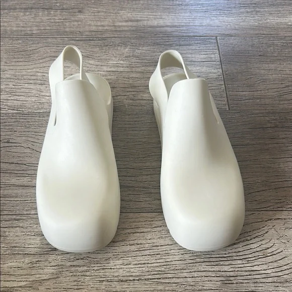 Bottega Veneta Clogs - Picture 3 of 17